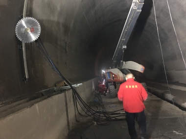 新闻速报 | 西安欧凯助力中铁局整治隧道缺陷,隧道切割机，隧道二衬拆除。